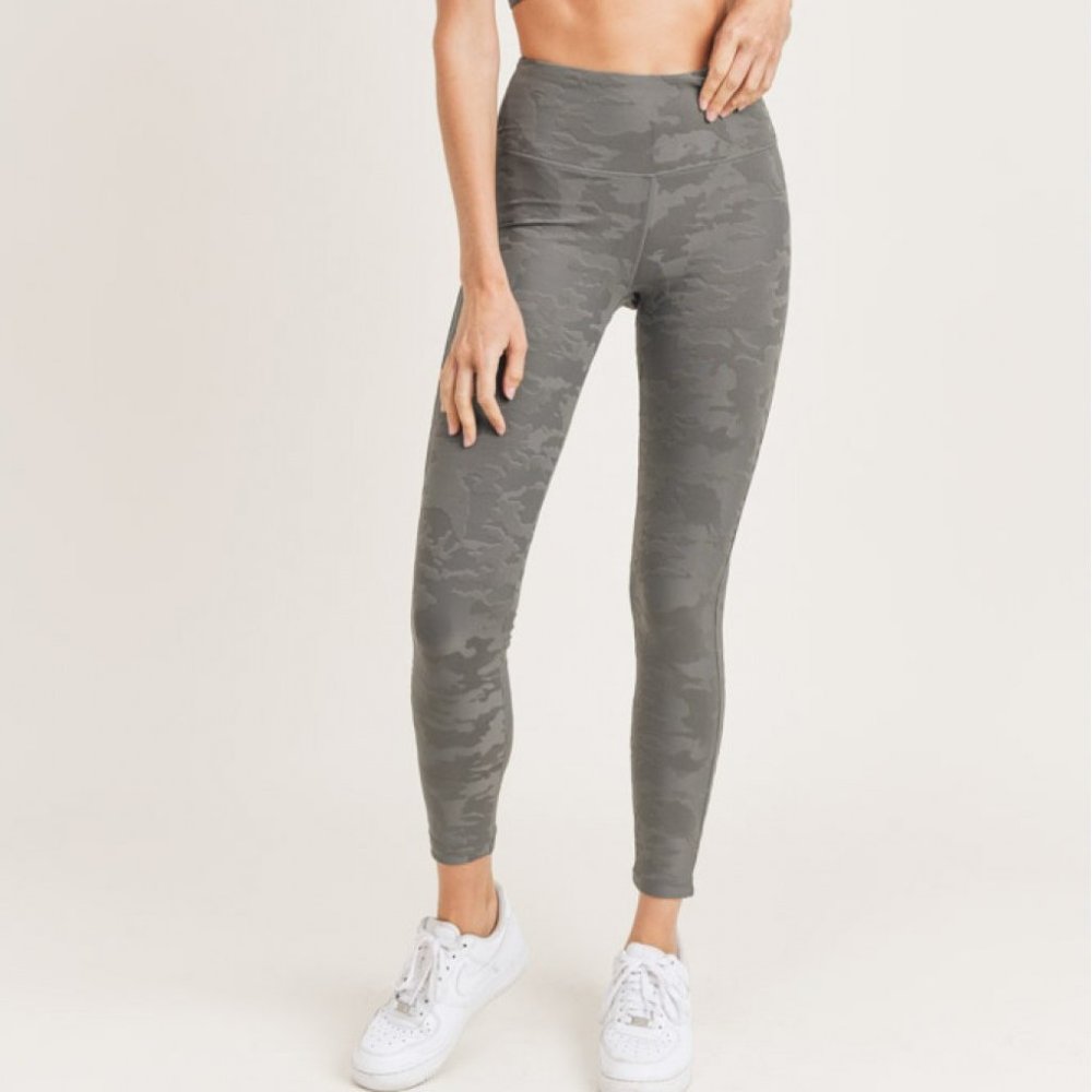 NWOT MONO B Gunmetal Grey Textured Camo Jacquard TACTEL® Highwaist Leggings